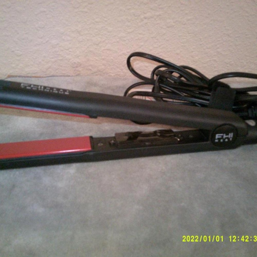 FHI Heat Platform Ceramic Flat Iron